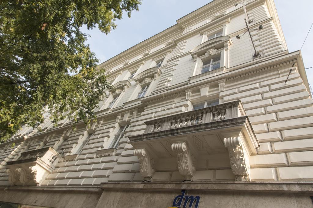 Luxury Apartment By Hi5 -Andrassy Suite Budapest Exterior photo